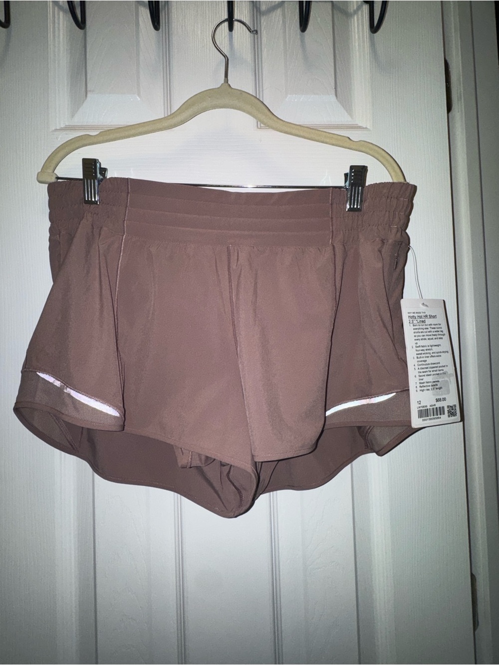 NWT Lululemon Hotty Hot HR Shorts 2.5” inseam